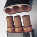 Коллекция Футляры для сигар 13 наименований стоимостью от 5600 до 65319 руб. Футляры для сигар, от компактных карманных моделей, рассчитанных на одну-три сигары до вместительных хьюмидоров. Этот стильный аксессуар для курения высоко оценят любители сигар. Слегка закругленные формы, дорогая отделка. Цветовая гамма: черный, серый, серебристый, древесный. Все футляры сделаны из натурального дерева, герметичны, благодаря чему вкус сигар прекрасно сохраняется. Стильная и практичная вещь от признанного мастера эксклюзивных и функциональных аксессуаров, студии Porsche Design.